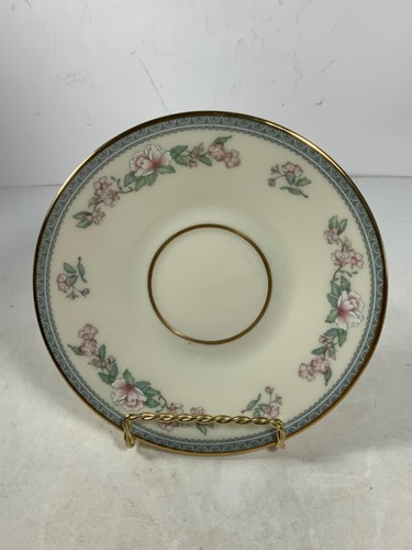Set of 5 Lenox Serenade Pattern Plates- 2 Bread, 2 Salad, 1 Saucer Plate - Picture 2 of 13