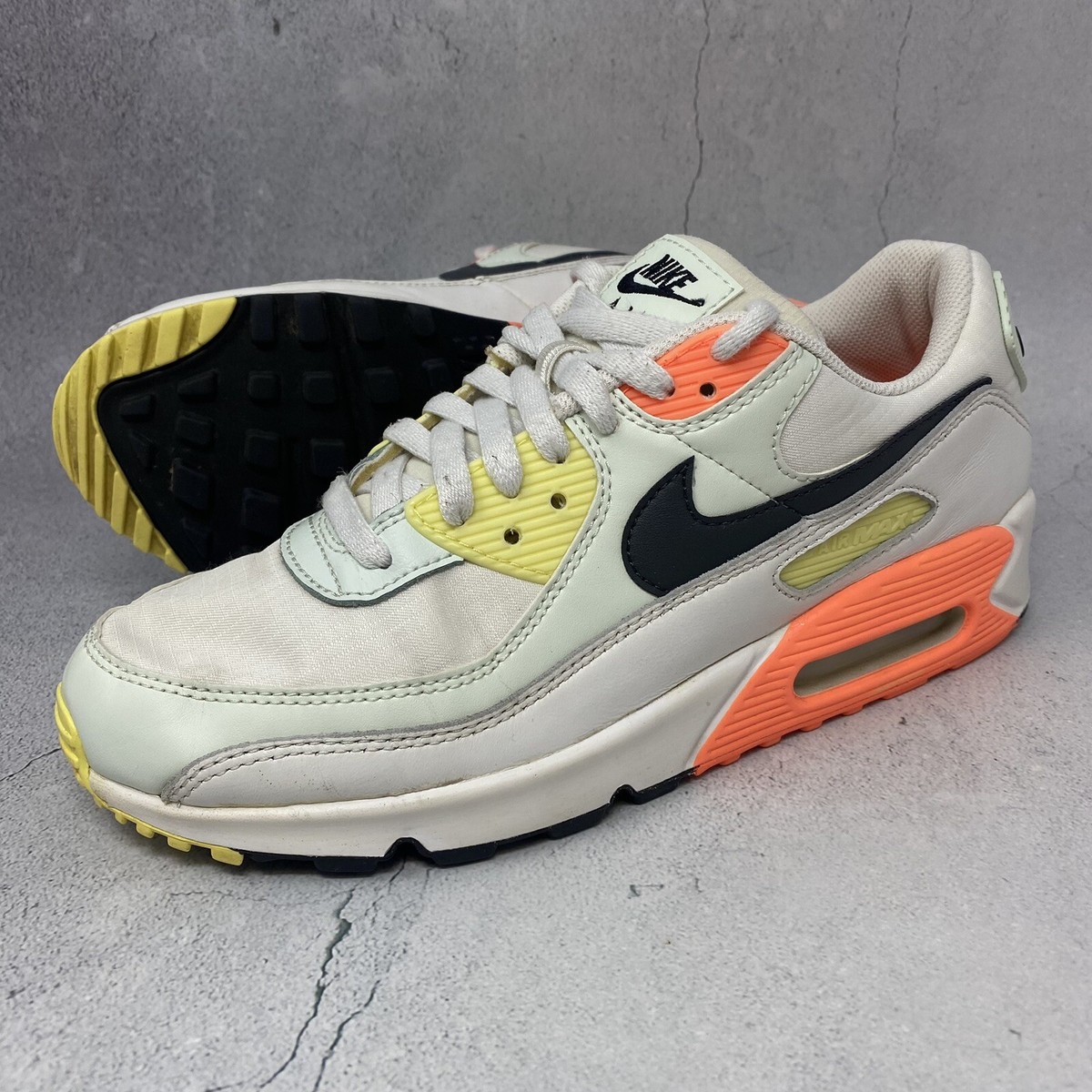 Nike Air Max 90 Summit White Bright Mango Coral Sneaker Shoes Womens Sz 10 M