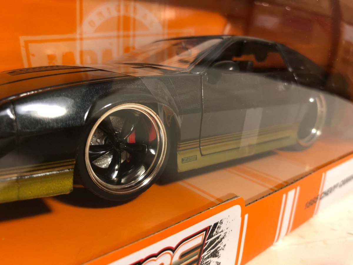 JADA BIGTIME MUSCLE BTM 1985 CHEVY CAMARO BLACK 1:24 DIECAST MODEL