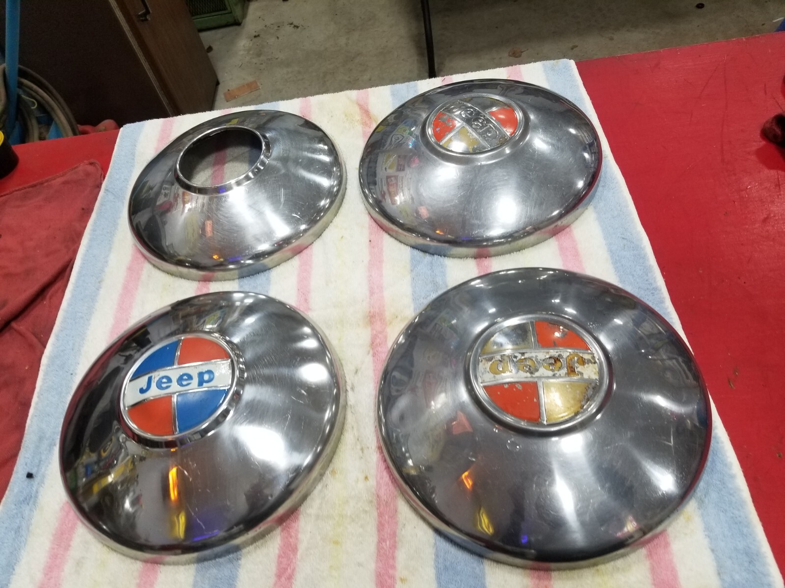 19651973 Jeep Dog Dish Hubcaps 65 66 67 68 69 70 71 72 73 Kaiser Caps