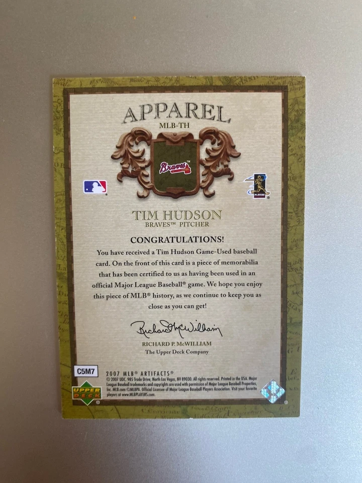 2007 Upper Deck артефакты MLB одежда MLB-TH Тим Хадсон 94/130 нашивка Braves - Изображение 2 из 2