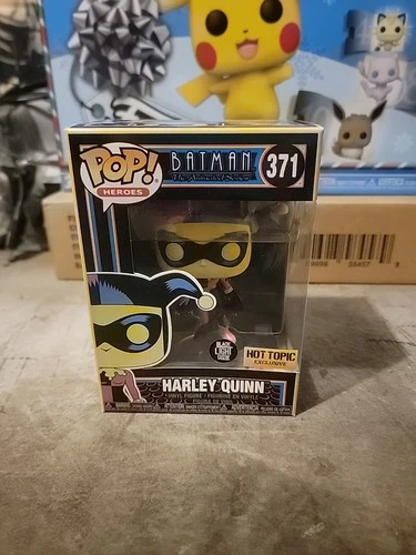 Funko POP! Batman #371 Harley Quinn Hot Topic Blacklight Glow Vinyl Figure