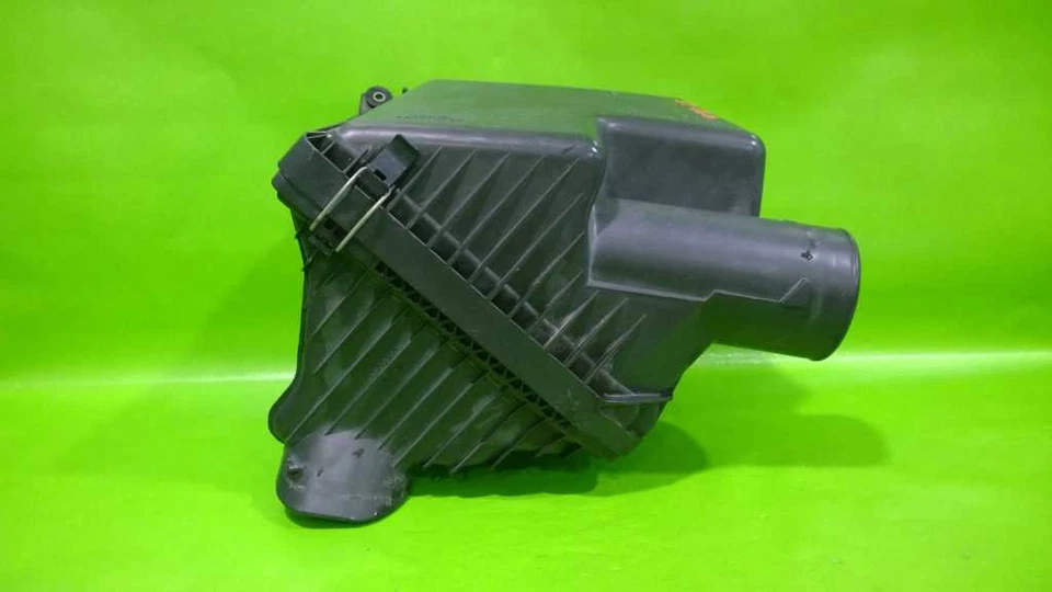 96-04 ACURA RL AIR CLEANER BOX OEM 4193-65 - Image 2 of 3