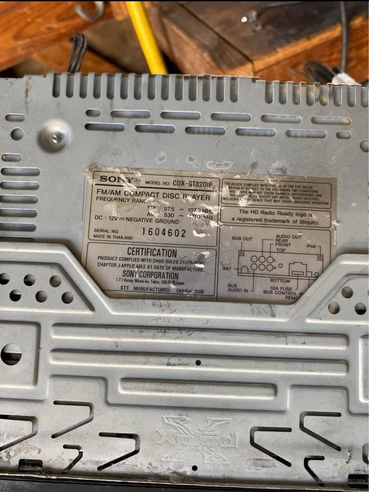 Radio de coche Sony única DIN CDX-GT820IP Foto 3 de 3
