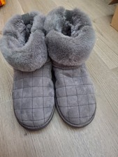 REDUCED Fab fur lined grey water resistant Emu pull on boots worn once size 6