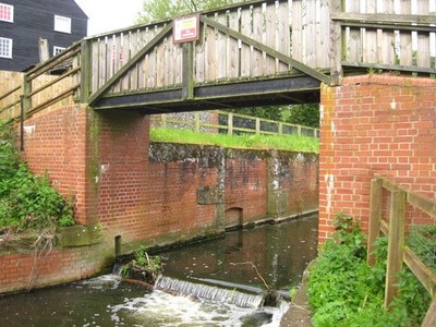 Foto A2 Bosmere Lock Grinstead Hill um 2015