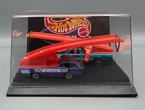 Hot Wheel Redline 1970 SKY SHOW DEORA PURPLE and FLEETSIDE AQUA + PLANES