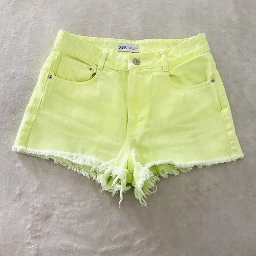 Mid Rise Frayed Hem Denim Shorts Size 