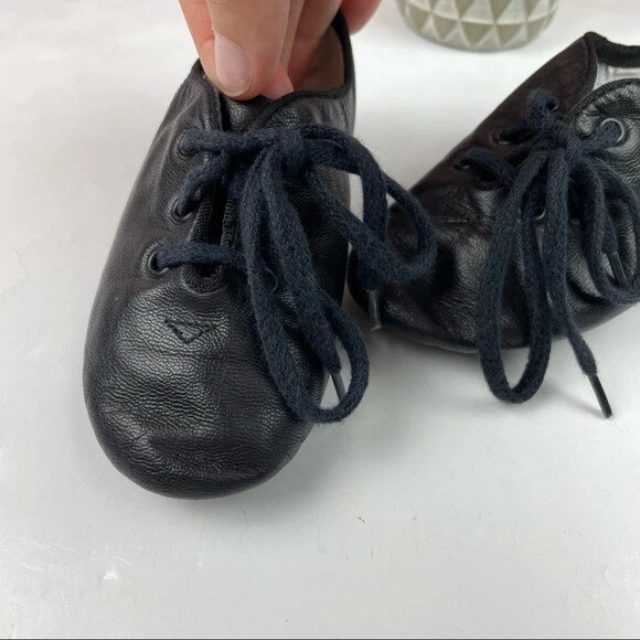 Zapatos de Baile Capezio Cuero Negro con Cordones Niño Talla 10M Foto 2 de 4