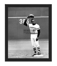 ROBERTO CLEMENTE PITTSBURGH PIRATES BASEBALL PLAYER 3000TH HIT 8X10 FRAMED PHOTO