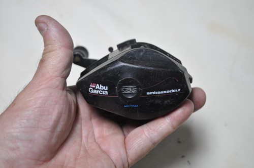 ABU GARCIA AMBASSADEUR ULTRA MAG Bait Casting Fishing Reel SOLD FOR PARTS - Picture 10 of 12