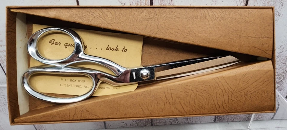 Gingher Vintage Scissors Made In Brazil with box - Image 2 of 4