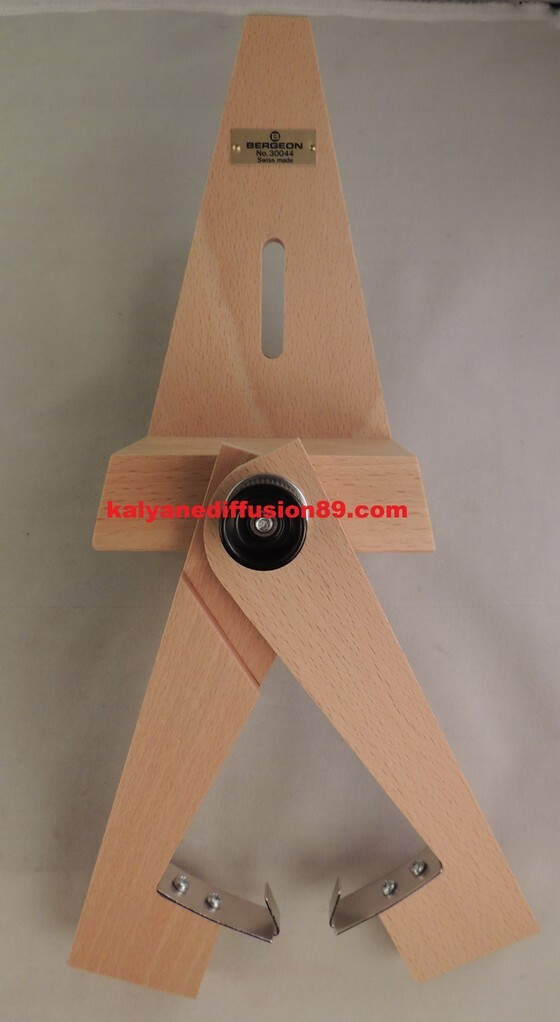 Bergeon 30044 support horloge mural anti vibration pour atelier