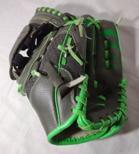 Franklin Shok Sorb 10.5 " Model 22756 Youth Baseball Glove Right Hand Throw