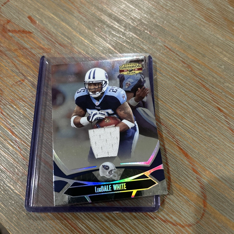 2008 Donruss Gridiron Gear silver Holofoil patch #96 LenDale White Titans /250 - Image 3 of 3