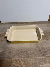 Le Creuset Baking Dish - 10 x 7 - Yellow Sunflower