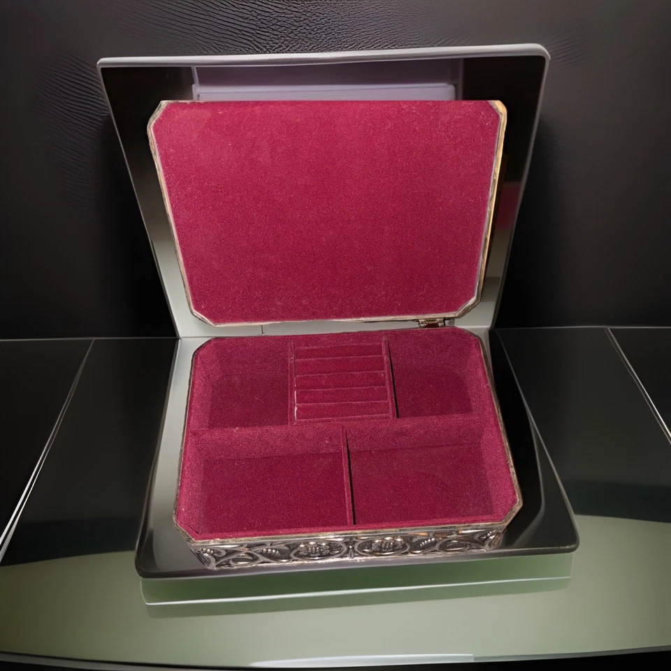 Godinger 1991 Silver Plated Jewelry Trinket Box Ornate Red Velvet Lined - Image 2 of 4