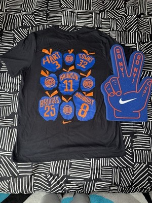 New York Knicks Limited Edition Shirt Size Large With Knicks Foam Finger