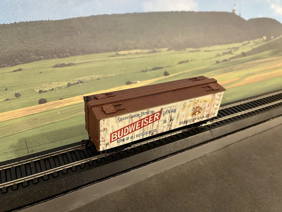 HO Scale Budweiser 40’Wood Reefer Boxcar Anheuser Busch STLR & CO 3600 WEATHERED - Image 4 of 4