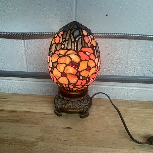 VINTAGE TIFFANY STYLE STAINED GLASS EGG SHAPED LAMP **FLAW**