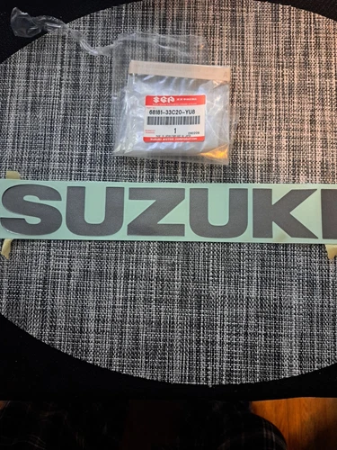 EMBLEM (GRAY) *{FOR 019}*