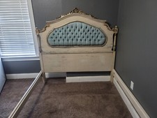 1900's Queen Bed Set With Matching Nightstands