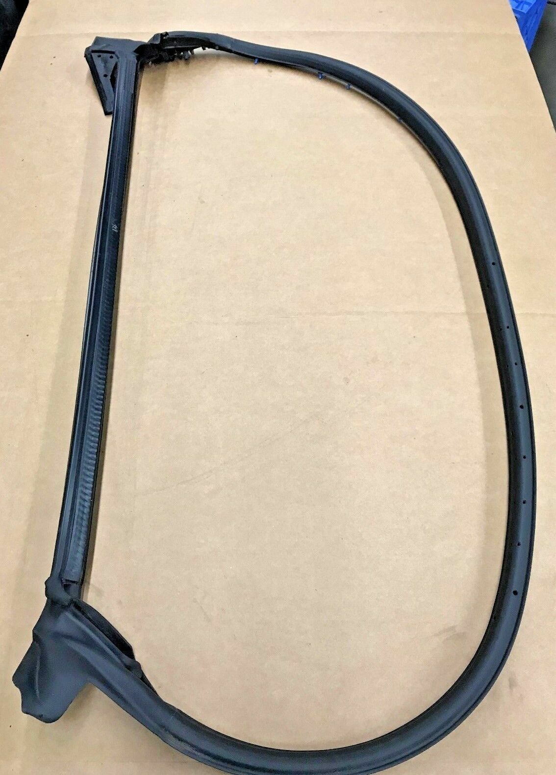 LAMBORGHINI GALLARDO LP550 560 570 PASSENGER DOOR RUBBER GASKET OEM 400837912E