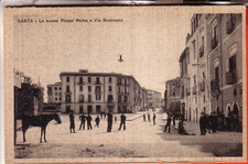 CARTOLINA  GAETA  FP NON  VIAGGIATAANNI 20/30 PIAZZA ROMA E VIA BONOMO ANIMATA R