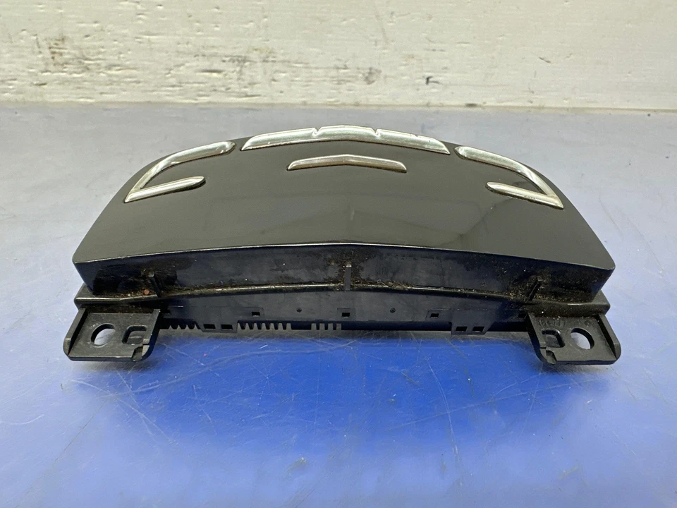 2015 - 2020 CADILLAC ESCALADE OEM REAR CONSOLE TEMP CONTROL PANEL *SCRATCHES* - Изображение 4 из 4