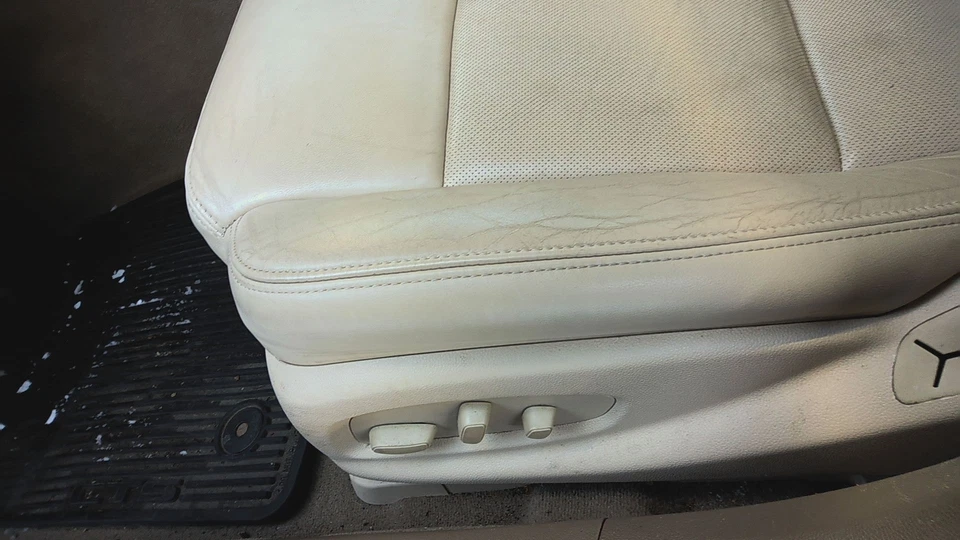 15 CADILLAC CTS Sdn Seat Opt Aq9 (luxury)DRIVER SIDE FRONT SEAT — 第 4/4 张图片