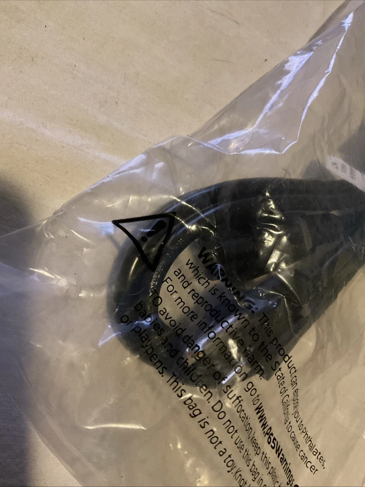 Cable de alimentación de 3 clavijas Monoprice - 6 pies - negro, NEMA 5-15P a IEC 60320 C19, 14AWG Foto 2 de 4