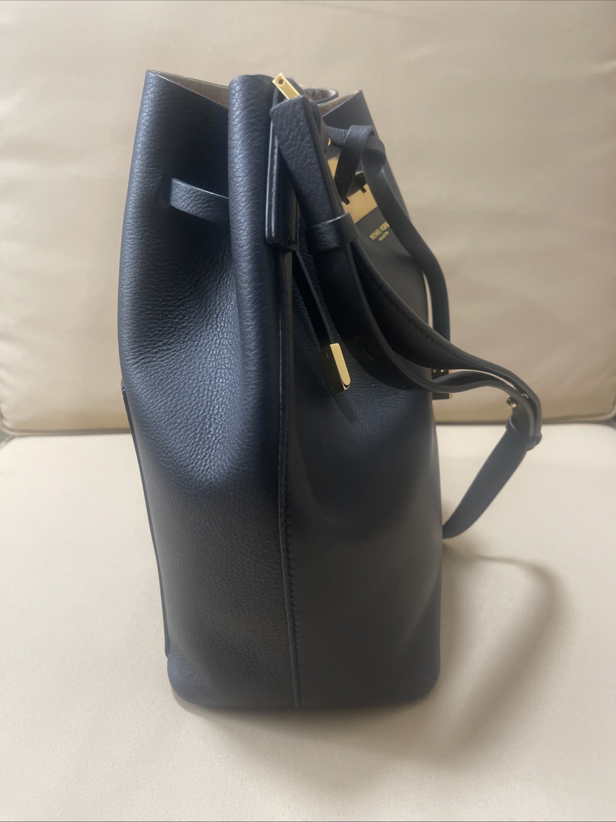 Michael Kors Collection Miranda Black Leather Bucket Messenger Bag $795 image 6