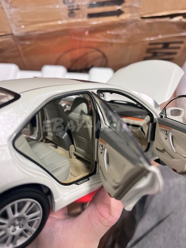 1:18 Scale 2007~2011 Toyota Camry White Diecast Model Car - Picture 13 of 24