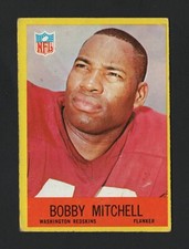 1967 Philadelphia Gum Football Card #186 Bobby Mitchell – Washington Senators