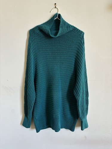 Vintage COUNTRY ROAD Green turtle neck copped length jumper