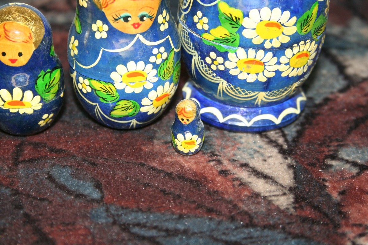 Matriochka Traditionnelle, Poupées Russes 5 Pièces, Motif Fleurs Bleues Et Jaunes, Occasion