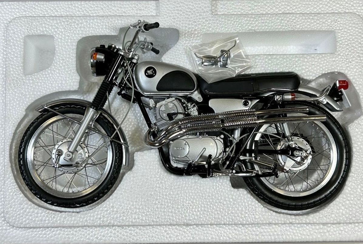 【美品】EBBRO/エブロCL72 1962(BLACK/SILVER)/ホンダ EBBRO 1/10 Scale HONDA CL72 1962 Black Color w/Original Box