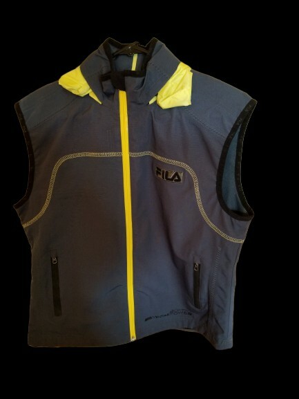 FILA Performance Gilet donna con zip M blu scuro con rifiniture giallo fluo cappuccio. Us intime ottimeioni