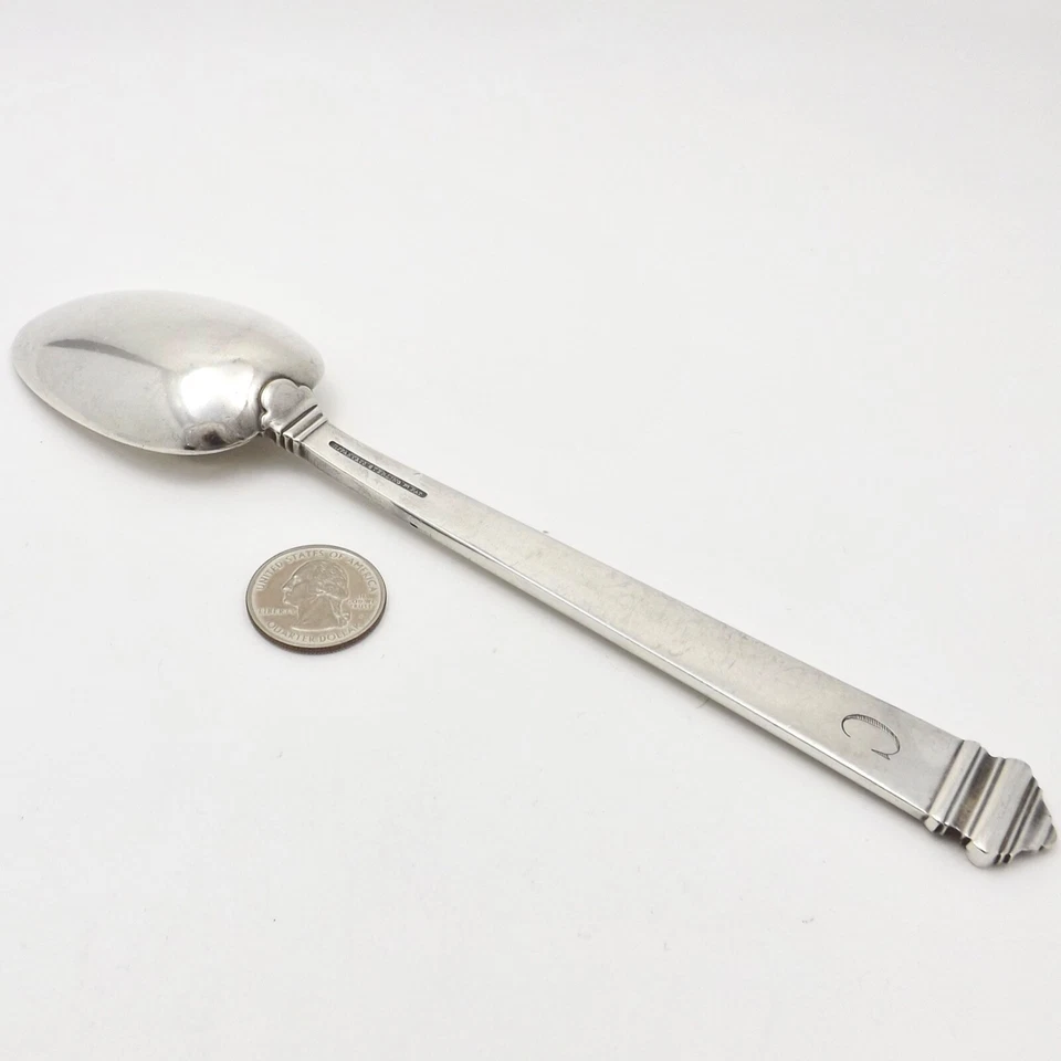 Cuchara para servir Tiffany Co Hampton de plata esterlina con monograma Foto 4 de 4