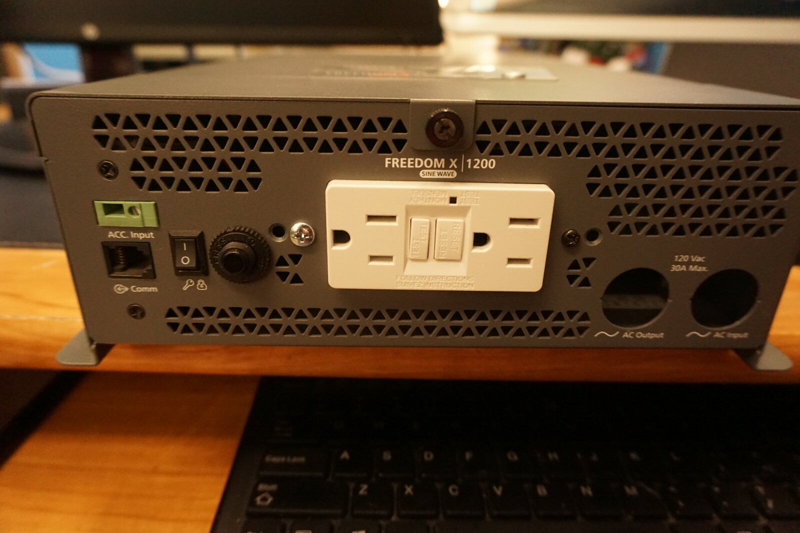 XANTREX FREEDOM X POWER INVERTER 1200W 8061212 eBay