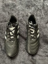 Botines de fútbol Adidas Goletto VIII TF en color blanco y negro niños talla 5