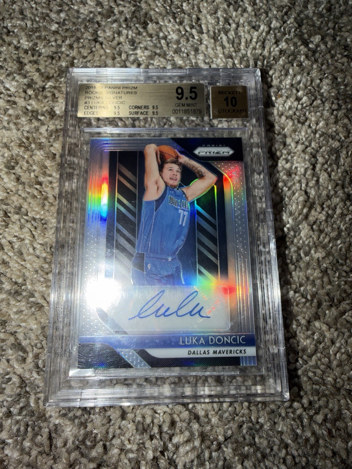 2018-19 Panini Prizm Luka Doncic Rookie Prizm Silver Auto RC #RS-LDC BGS 9.5/10