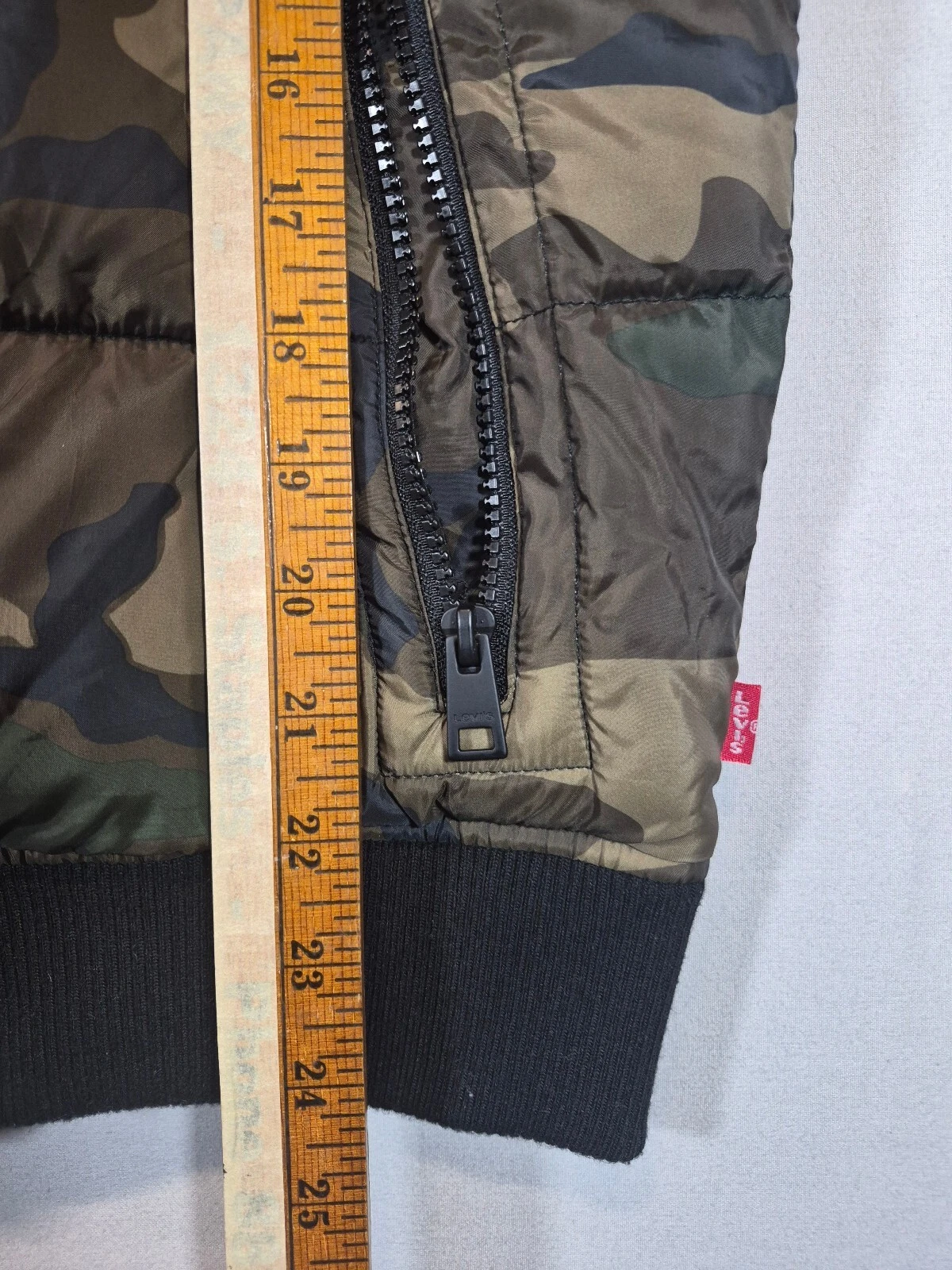 Levi's Camo Puffer Jacket XS Green Woodland Camouflage Hooded Winter Coat image 5