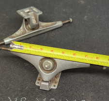 Gullwing Longboard Skateboard Trucks di Neil Carver