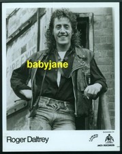 ROGER DALTREY VINTAGE 8X10 PHOTO MCA RECORDS TIGHT JEANS & LEATHER JACKET