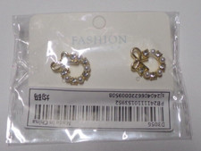 Faux Pearls, Rhinestones  Gold Tone Christmas Wreath Pierced Earrings - New