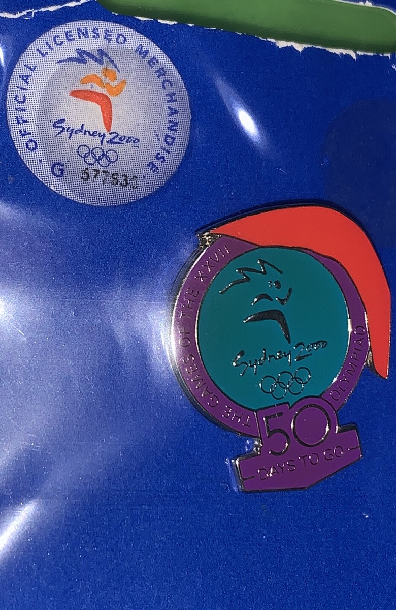 2000オリンピック pins collection 2000 Sydney Olympics Sponsorship Pin Collection In Display