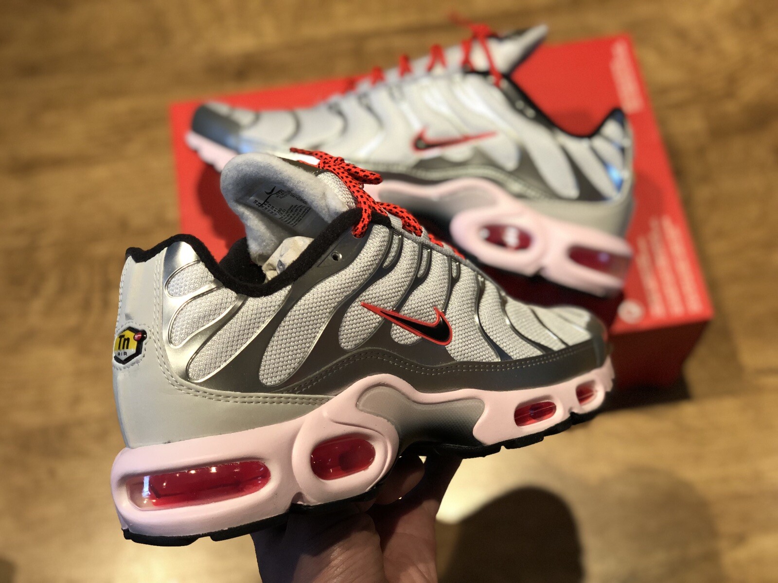 nike tuned 1 white junior