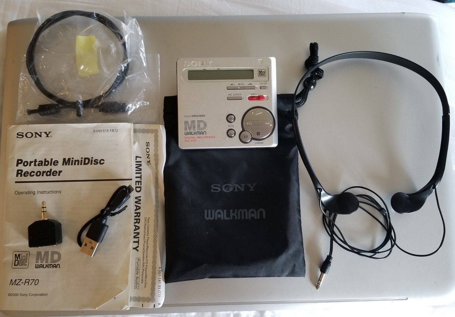 Vintage! SONY MD WALKMAN Digital Recording (Model MZR70) **W