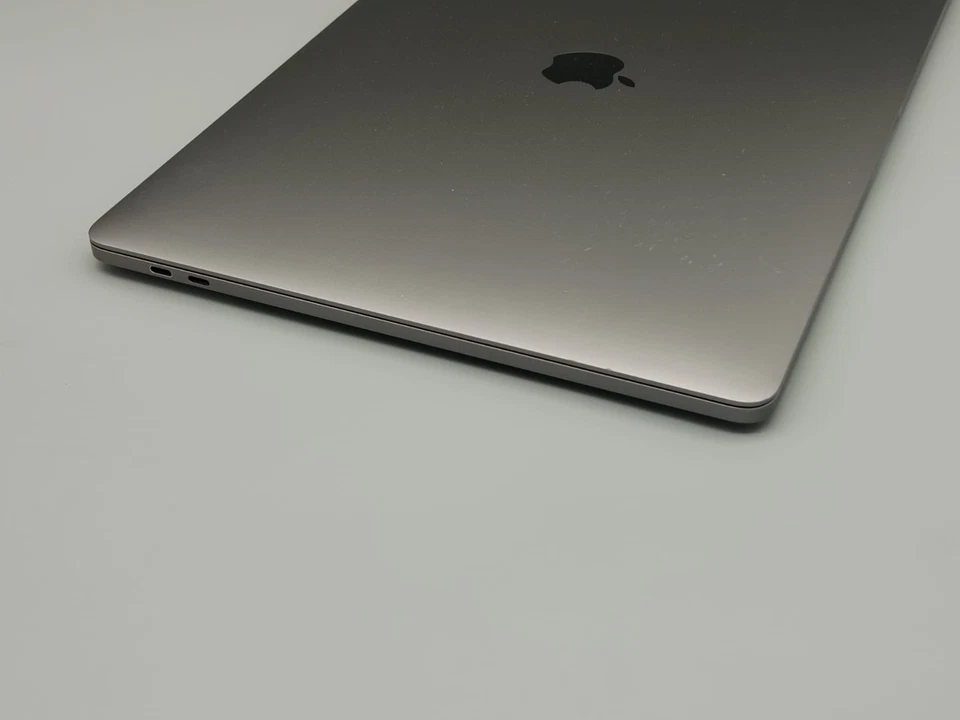 Apple MacBook Pro 15" 2019 · i9 · 16GB · 500GB, foto 3 di 3